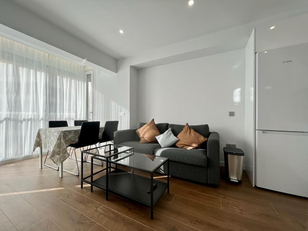 Malagueta 1 Linea De Playa Apartment Malaga Bagian luar foto